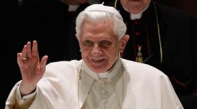 Papa je poglavar Katoličke crkve: njegovo mjesto i uloga u povijesti