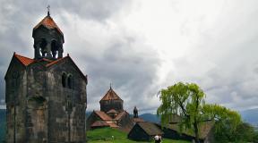 Hramovi Jermenije Crkve i hramovi Jermenije moderne zgrade